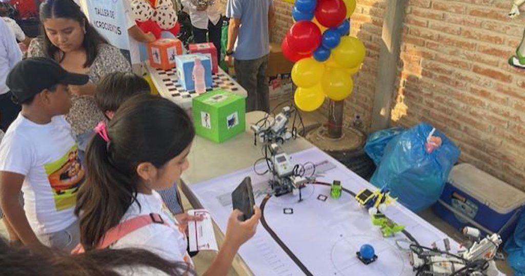 CIENCIA Y NARRATIVA: “FUSIÓN ROBÓTICA” IMPULSA LA IMAGINACIÓN Y LA CIENCIA CREATIVA EN POZA RICA CIENCIA Y NARRATIVA: “FUSIÓN ROBÓTICA” IMPULSA LA IMAGINACIÓN Y LA CIENCIA CREATIVA EN POZA RICA