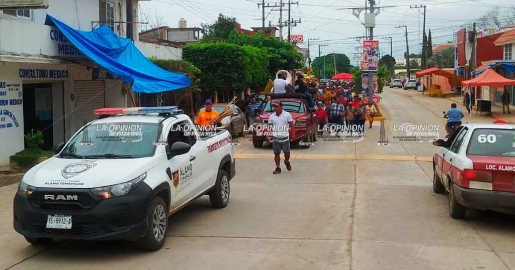 Entre fe y orgullo, los albañiles celebran su día y a la Santa Cruz Entre fe y orgullo, los albañiles celebran su día y a la Santa Cruz