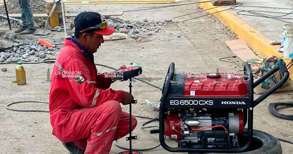 Gobierno de Poza Rica instala mil tapaderas de drenajes afectados Gobierno de Poza Rica instala mil tapaderas de drenajes afectados