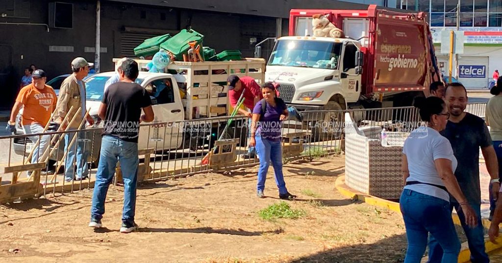 Jornada de limpieza en el parque Raíces de Vida
