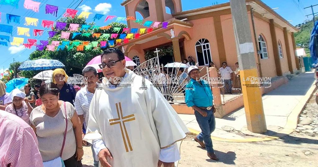 Fe y devoción en honor a la Santísima Trinidad Fe y devoción en honor a la Santísima Trinidad