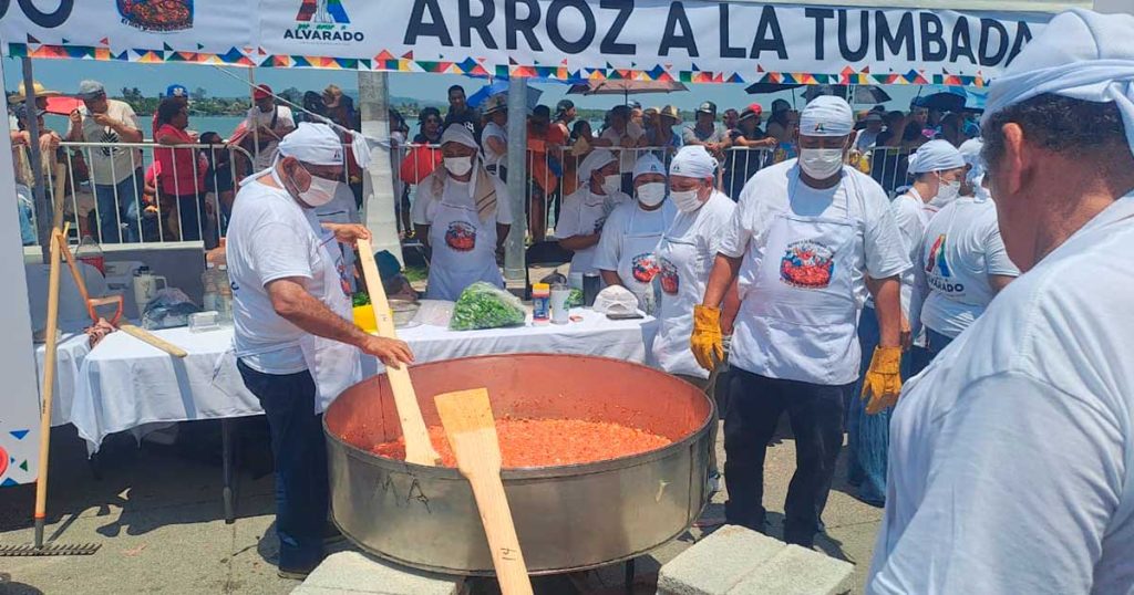 Confluyen festividades de Las Cruces de Mayo 2026 en Alvarado con degustación de Arroz a la Tumbada Confluyen festividades de Las Cruces de Mayo 2026 en Alvarado con degustación de Arroz a la Tumbada