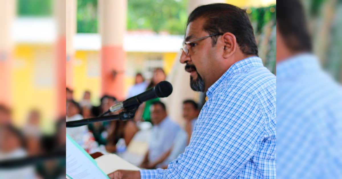 Morena abriga a Amado Guerrero