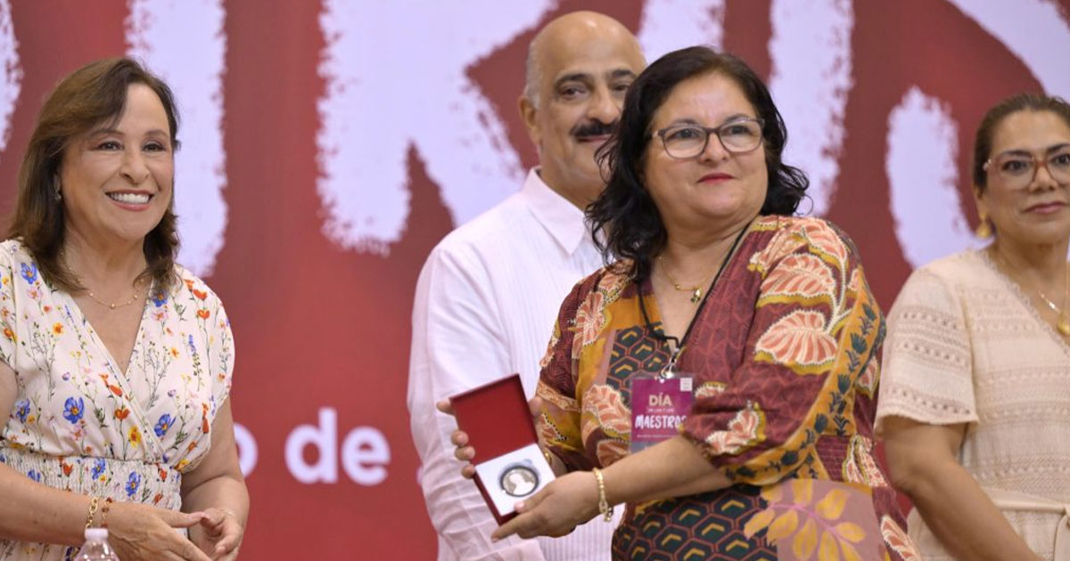 Reconoce Gobernadora al magisterio con aumento salarial y homenaje a su vocación Reconoce Gobernadora al magisterio con aumento salarial y homenaje a su vocación