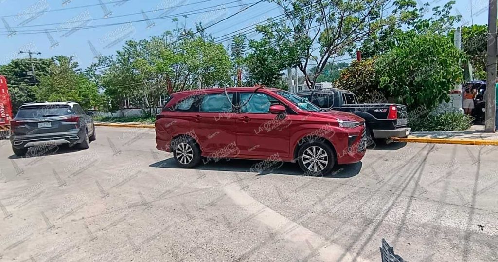 Ignora el Alto y provoca choque Ignora el Alto y provoca choque