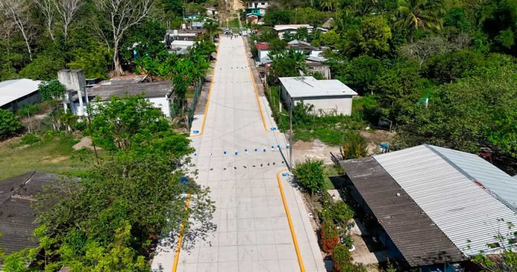 Entrega Carlos Silva obra de pavimentación en Ignacio Manuel Altamirano Entrega Carlos Silva obra de pavimentación en Ignacio Manuel Altamirano