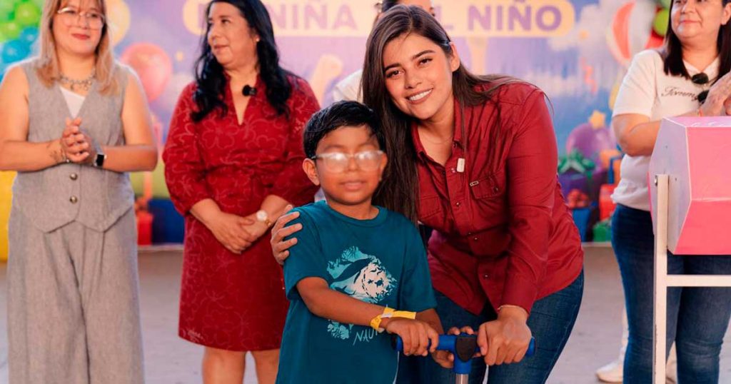 CELEBRAN A PEQUES EN GRANDE CELEBRAN A PEQUES EN GRANDE