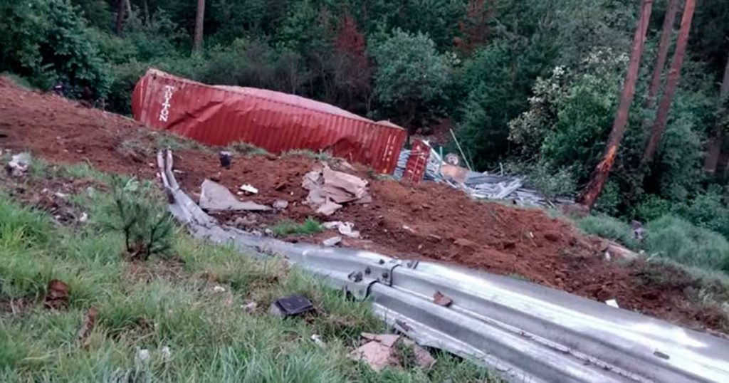 HUBO RAPIÑA TRAS VOLCADURA