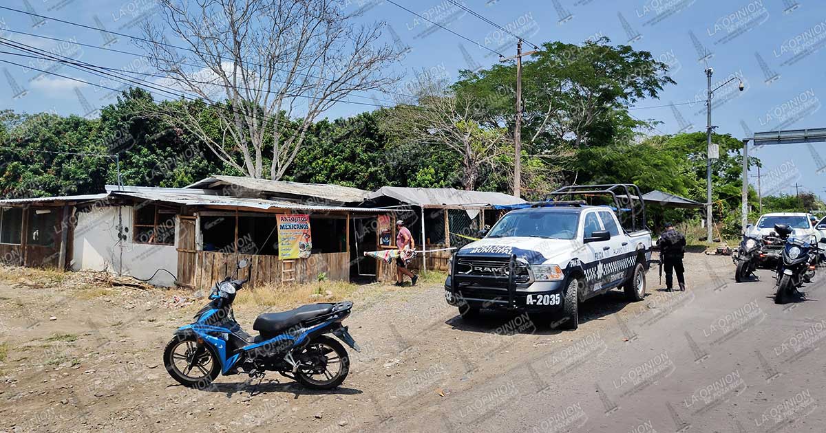 Atacan a balazos a joven mientras compraba flores Atacan a balazos a joven mientras compraba flores