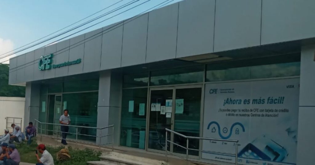Se quejan de constantes apagones de Cerro Azul Se quejan de constantes apagones de Cerro Azul