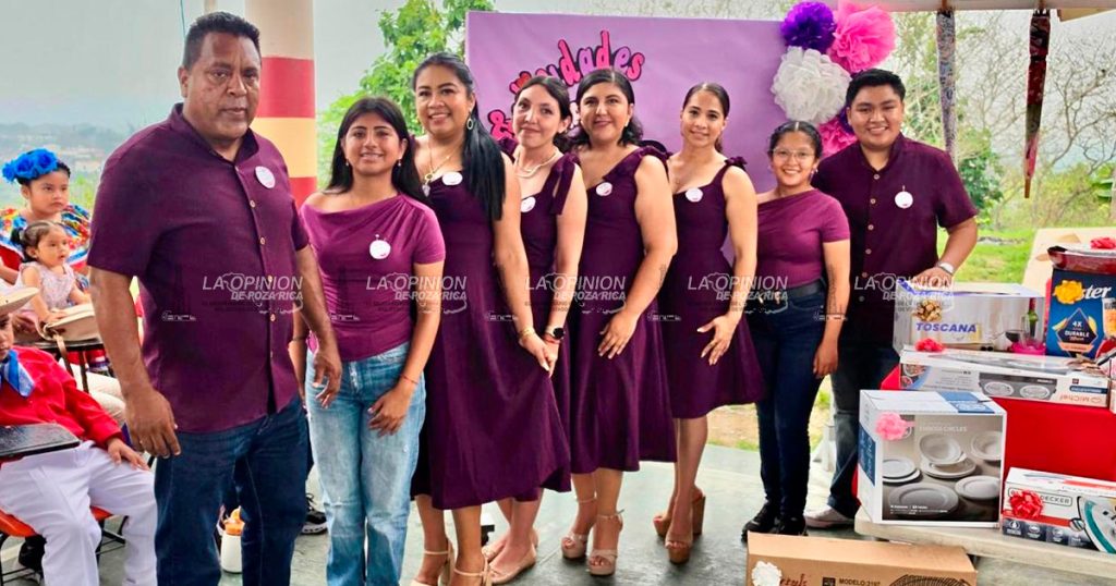 Adelantan homenaje a las madres en la Sor Juana Inés de la Cruz