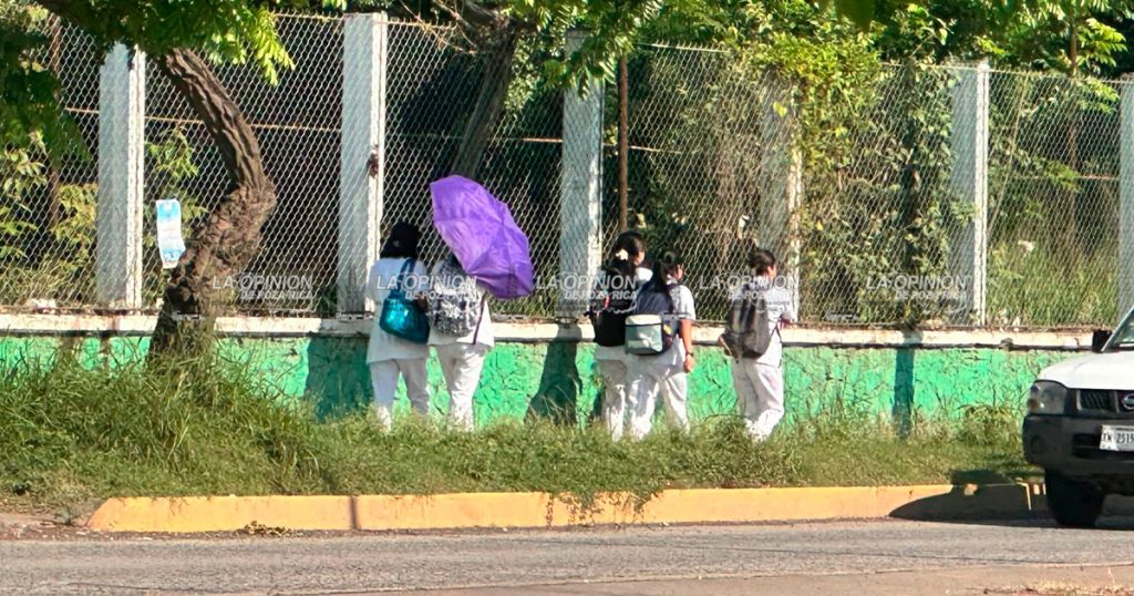 Regresan alumnos a las instalaciones de la Facultad de Ciencias de la Salud
