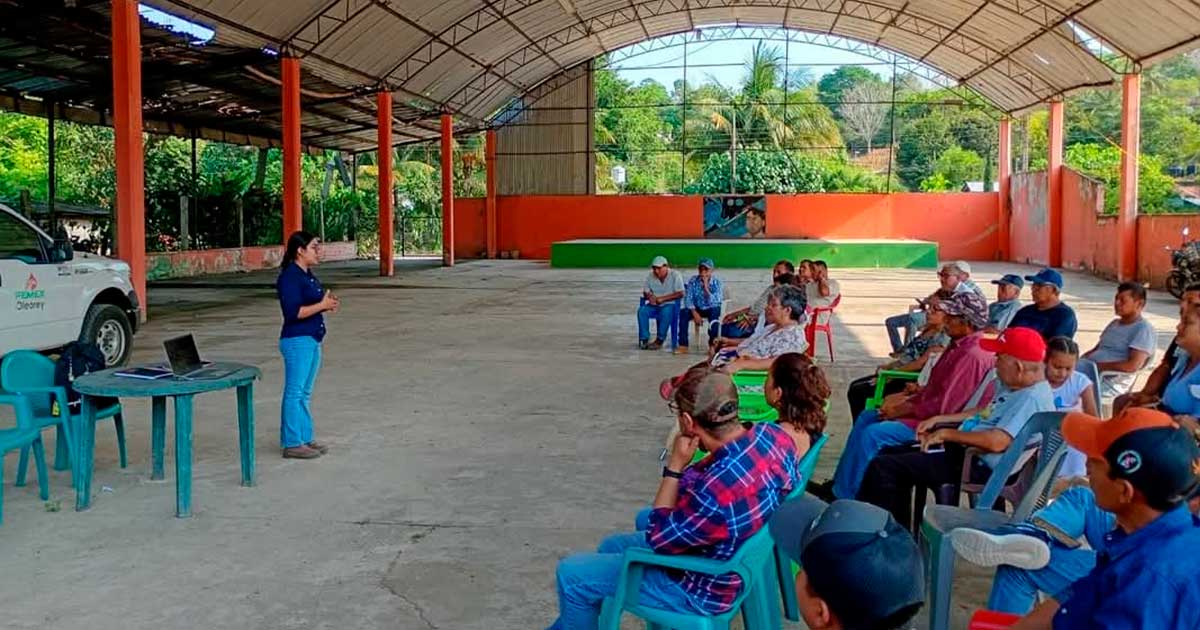 Inician pláticas informativas para prevenir el Gusano Barrenador en comunidades de Gutiérrez Zamora
