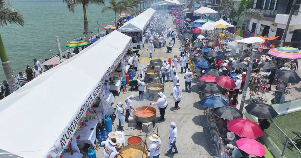 Cinco municipios participarán en el Arroz a la Tumbada más grande del mundo en Alvarado Cinco municipios participarán en el Arroz a la Tumbada más grande del mundo en Alvarado