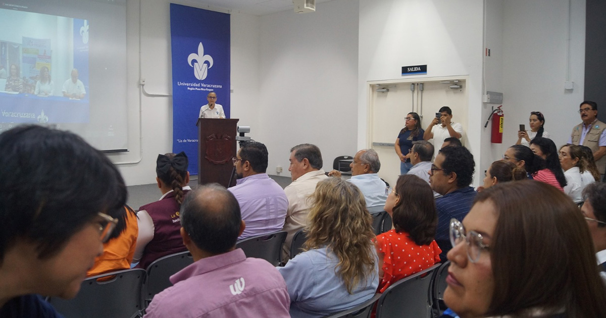 Arranca la Feria Internacional del Libro Universitario de la UV Arranca la Feria Internacional del Libro Universitario de la UV