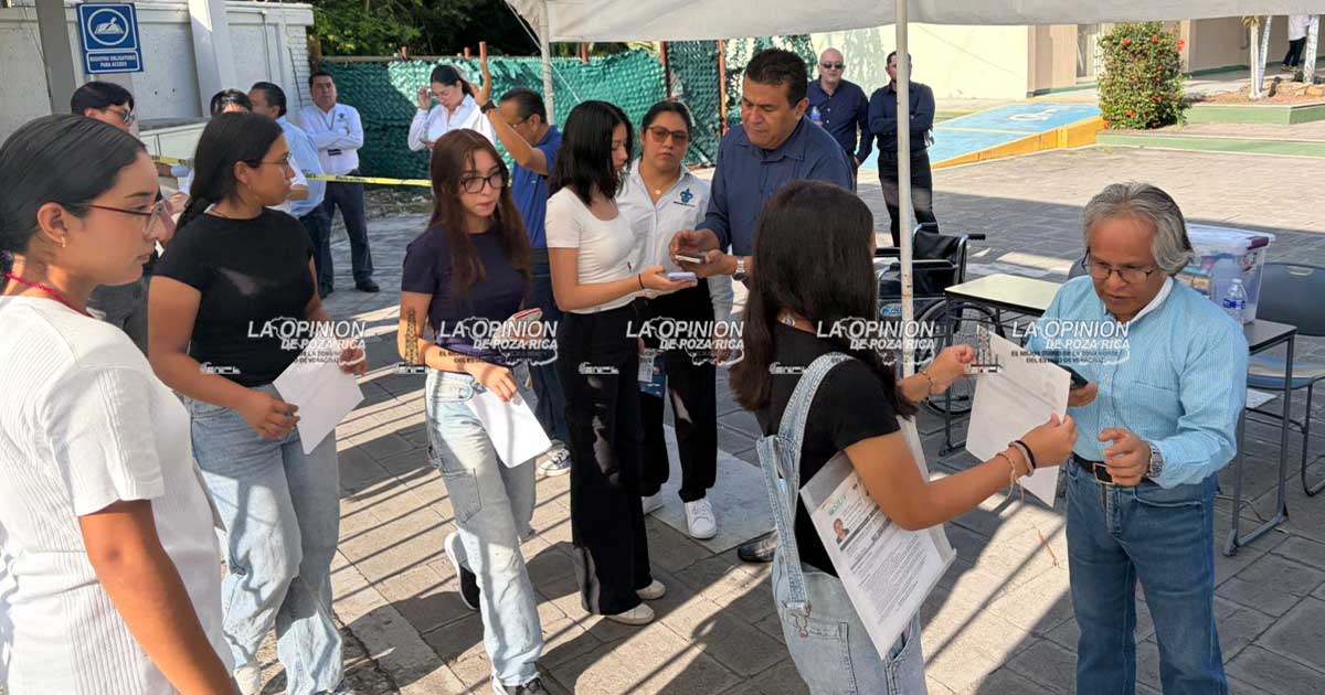 Más de 36 mil jóvenes presentan examen de admisión para ingresar a la Universidad Veracruzana