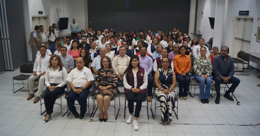Arranca la Feria Internacional del Libro Universitario de la UV Arranca la Feria Internacional del Libro Universitario de la UV