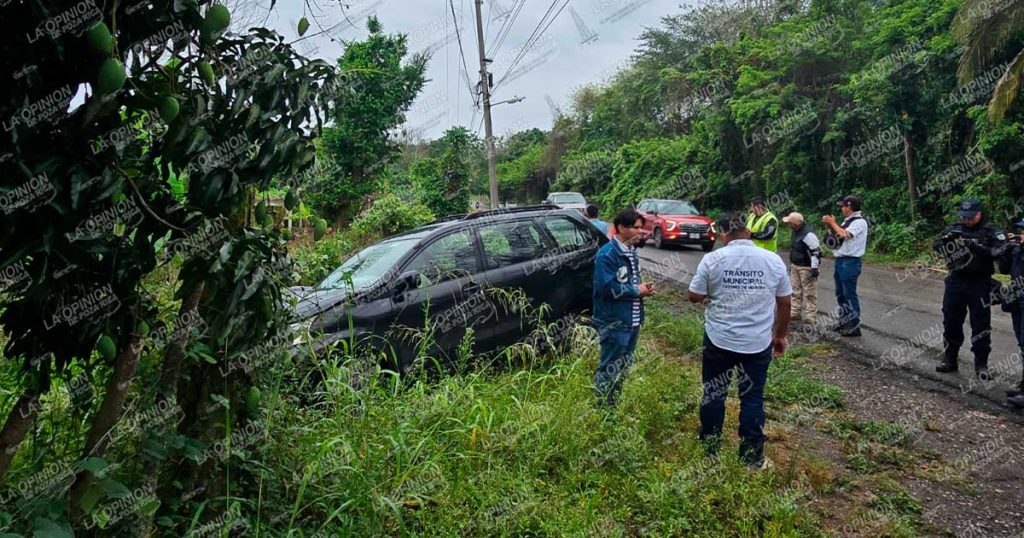 Pareja herida en salida de carretera Pareja herida en salida de carretera