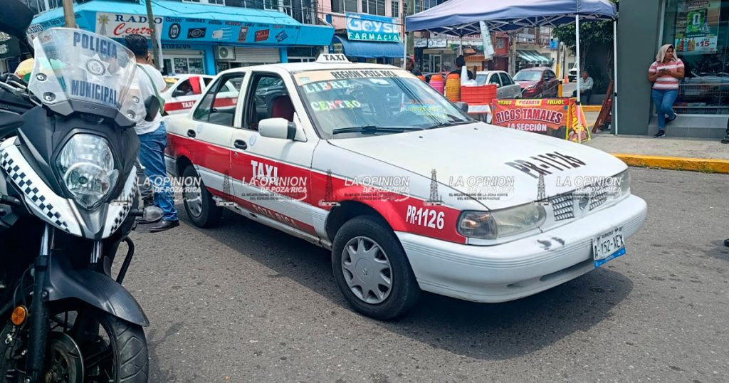 TAXISTA ATROPELLA A MUJER EN EL CENTRO