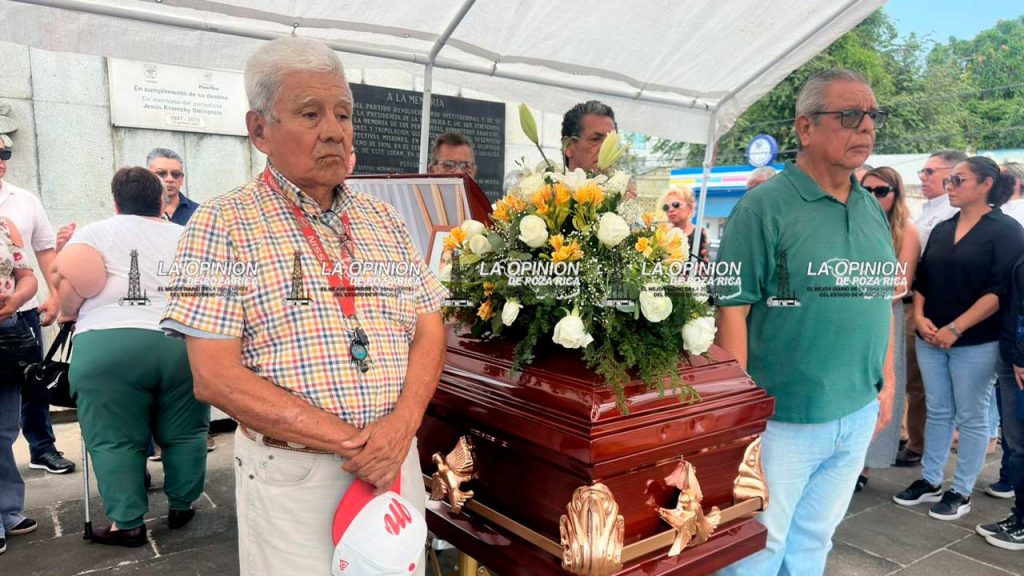 Rinden homenaje al periodista Sr. Mario Noriega Villanueva Rinden homenaje al periodista Sr. Mario Noriega Villanueva