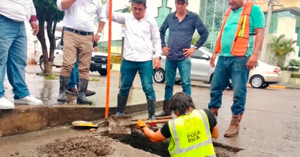 Refuerza Adanely Rodríguez labores de limpieza y desazolve de drenajes y alcantarillas Refuerza Adanely Rodríguez labores de limpieza y desazolve de drenajes y alcantarillas