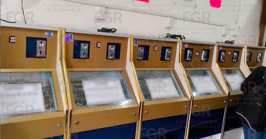 DESMANTELAN MINI CASINO