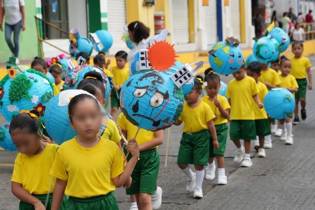 Con desfile conmemorativo celebran el Día Mundial del Medio Ambiente