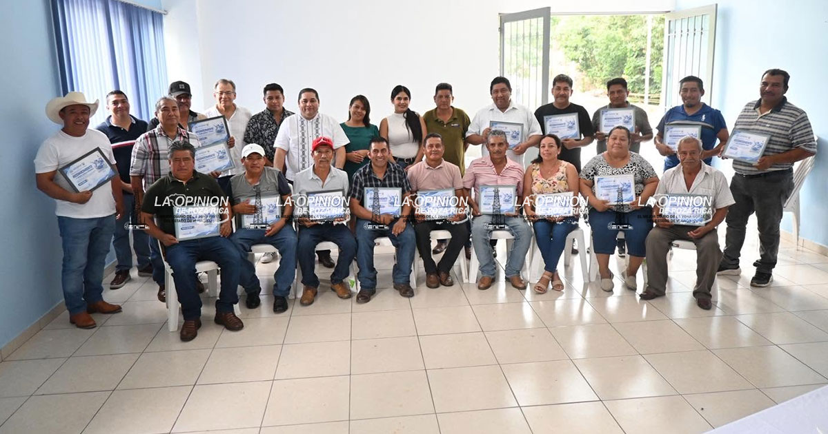 Reconocen la labor de ex agentes y subagentes Reconocen la labor de ex agentes y subagentes
