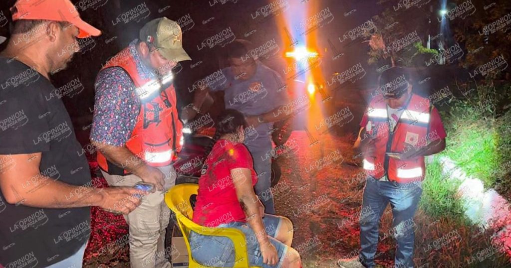 Lesionada al caer de su motocicleta Lesionada al caer de su motocicleta