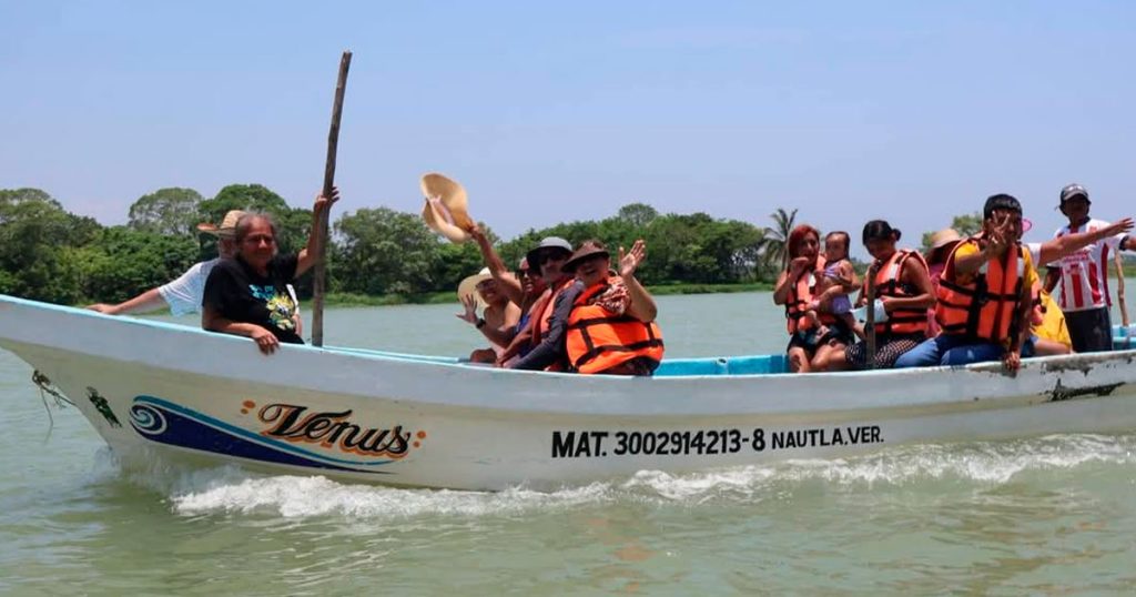 Con deporte y convivencia familiar arrancan las Fiestas de la Marina en Nautla Con deporte y convivencia familiar arrancan las Fiestas de la Marina en Nautla