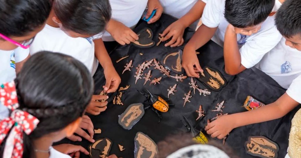 Museo Itinerante de Historia Natural despierta interés por la ciencia entre jóvenes zamoreños Museo Itinerante de Historia Natural despierta interés por la ciencia entre jóvenes zamoreños