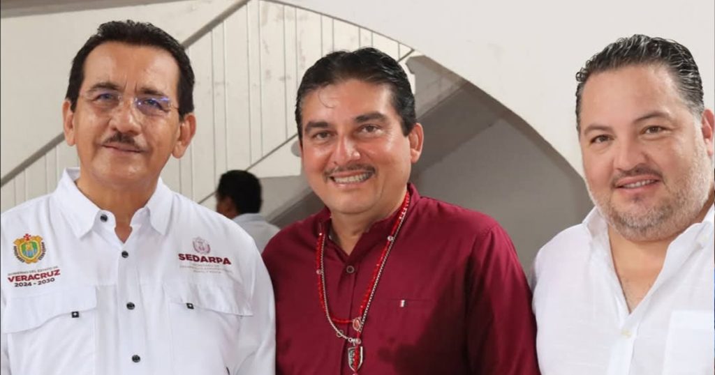 Entregan apoyos a pescadores de Vega de Alatorre para fortalecer la actividad productiva Entregan apoyos a pescadores de Vega de Alatorre para fortalecer la actividad productiva