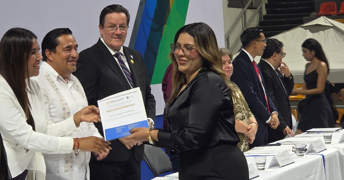 ITVER, con alta tasa de empleabilidad, gradúa a 373 nuevos profesionistas ITVER, con alta tasa de empleabilidad, gradúa a 373 nuevos profesionistas