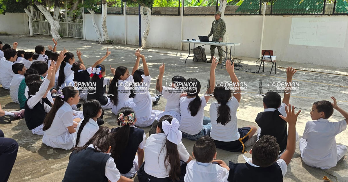 Ejército Mexicano imparte capacitación en primeros auxilios a comunidad escolar de Poza Rica Ejército Mexicano imparte capacitación en primeros auxilios a comunidad escolar de Poza Rica