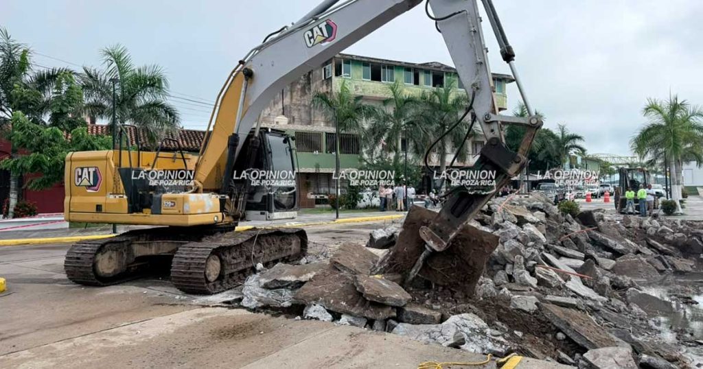 SIOP demolerá parte del bulevar de Alvarado para reparar socavón SIOP demolerá parte del bulevar de Alvarado para reparar socavón