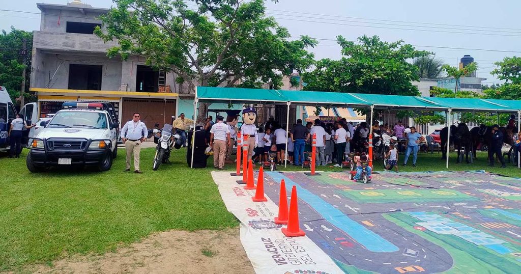 Destaca delegación de Tránsito y Seguridad Vial en Festival Vive Seguro realizado en Tecolutla Destaca delegación de Tránsito y Seguridad Vial en Festival Vive Seguro realizado en Tecolutla