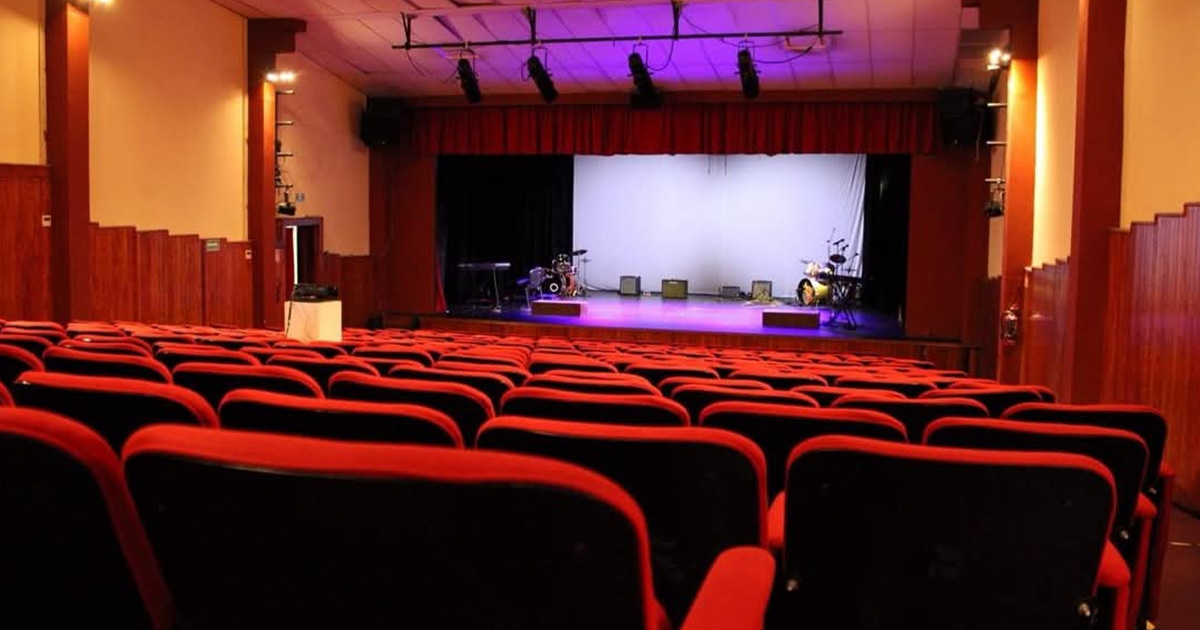 Tras llamado de Rocío Nahle, Ayuntamiento de Xalapa eliminará cobro por uso de espacios culturales a artistas locales Tras llamado de Rocío Nahle, Ayuntamiento de Xalapa eliminará cobro por uso de espacios culturales a artistas locales