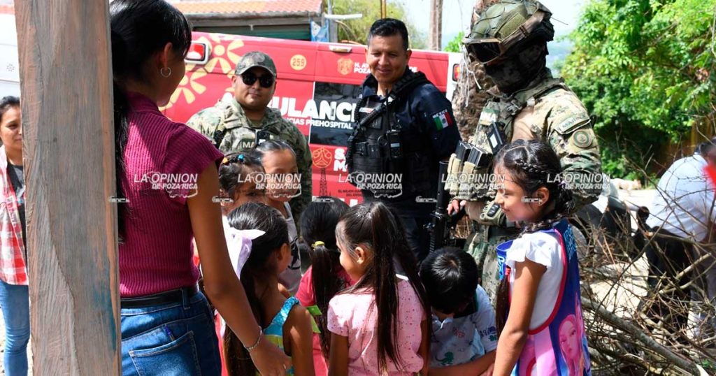 Adanely Rodríguez arranca distribución de agua potable gratis Adanely Rodríguez arranca distribución de agua potable gratis
