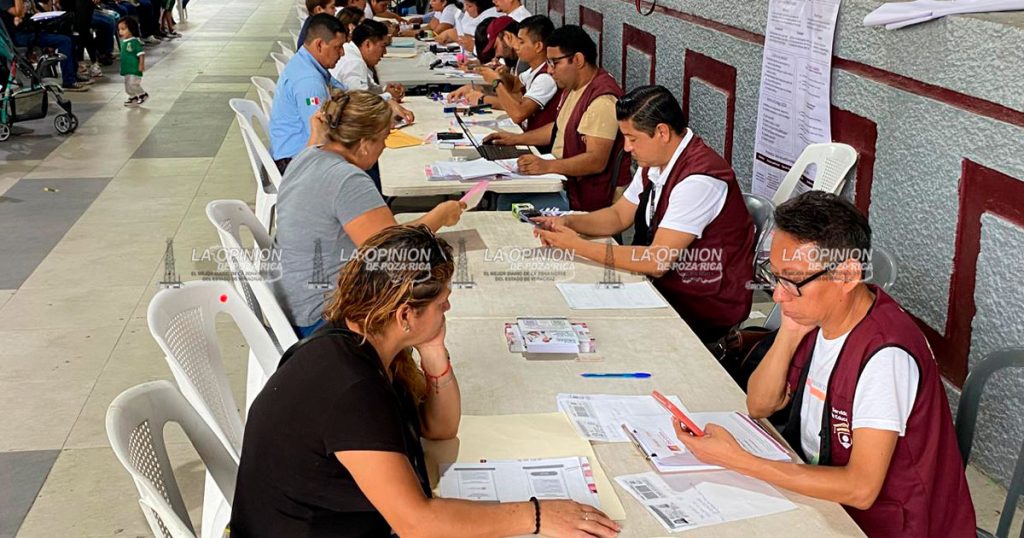 Dispersan más de 12 mil becas Rita Cetina