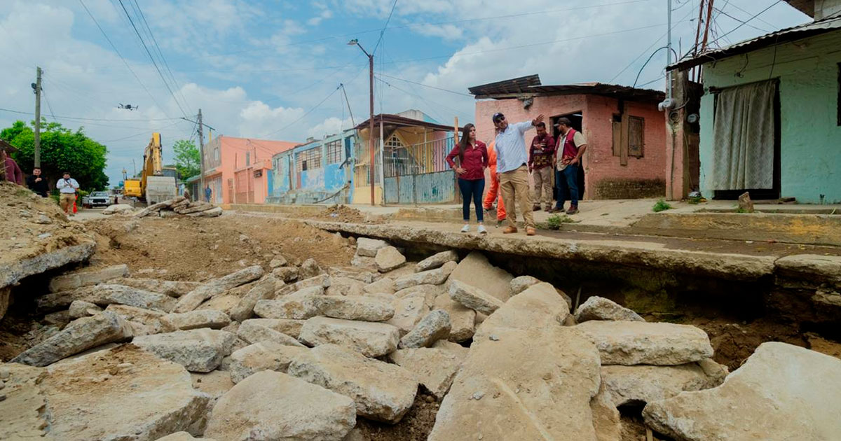 Avanzan obras de rehabilitación de drenaje con el trabajo coordinado del Gobierno del Estado y el Gobierno de Poza Rica Avanzan obras de rehabilitación de drenaje con el trabajo coordinado del Gobierno del Estado y el Gobierno de Poza Rica