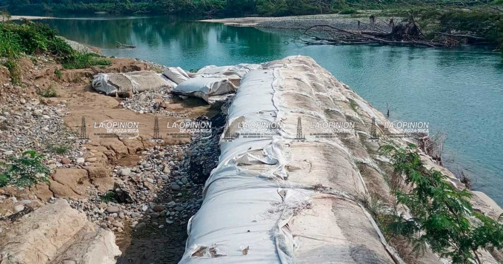 Demandan rehabilitación del muro de contención Demanda rehabilitación del muro de contención