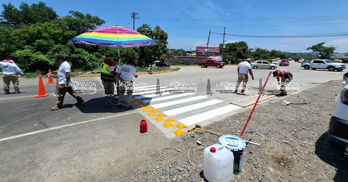 Atiende transitado crucero con alto riesgo de accidentes Atiende transitado crucero con alto riesgo de accidentes