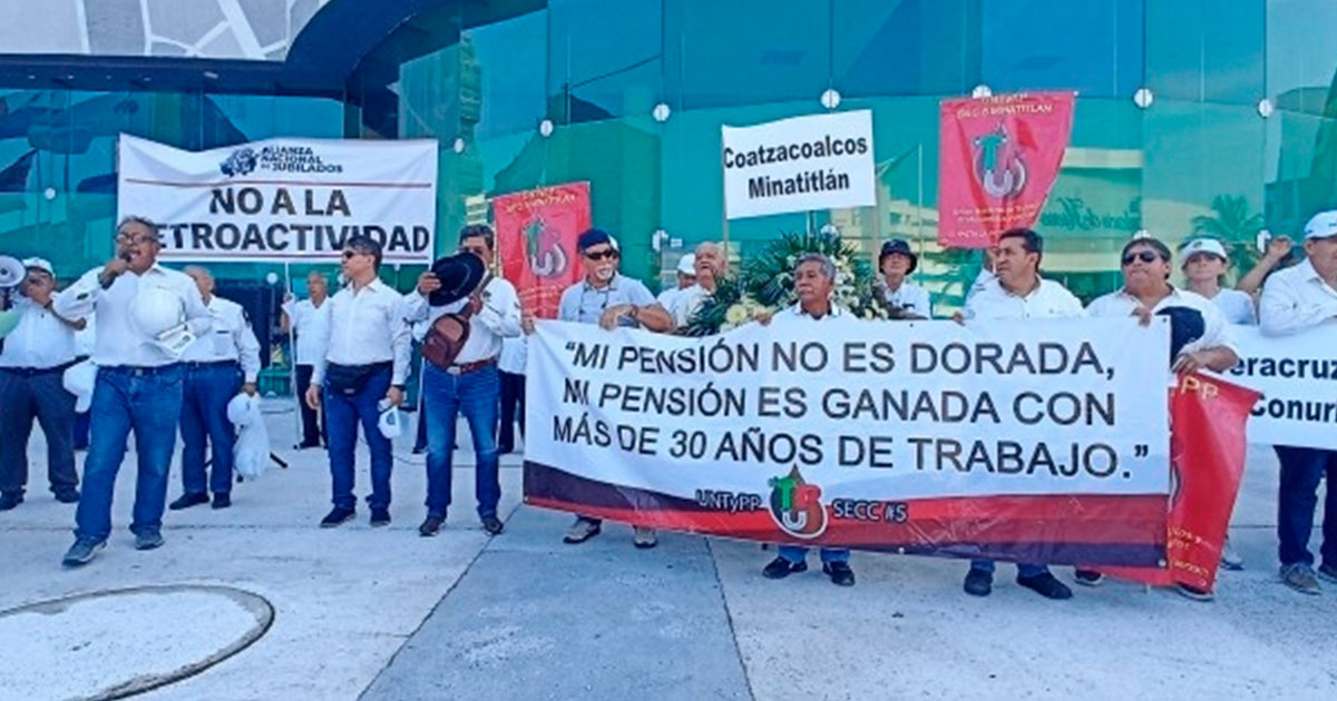Jubilados protestan contra pensión mocha