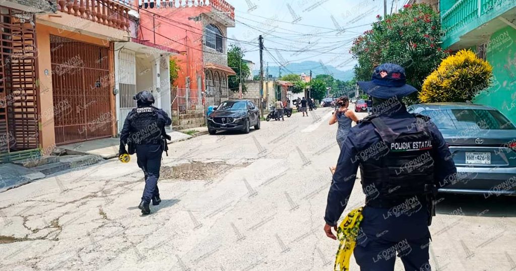 Movimiento policiaco tras presunto cateo Movimiento policiaco tras presunto cateo