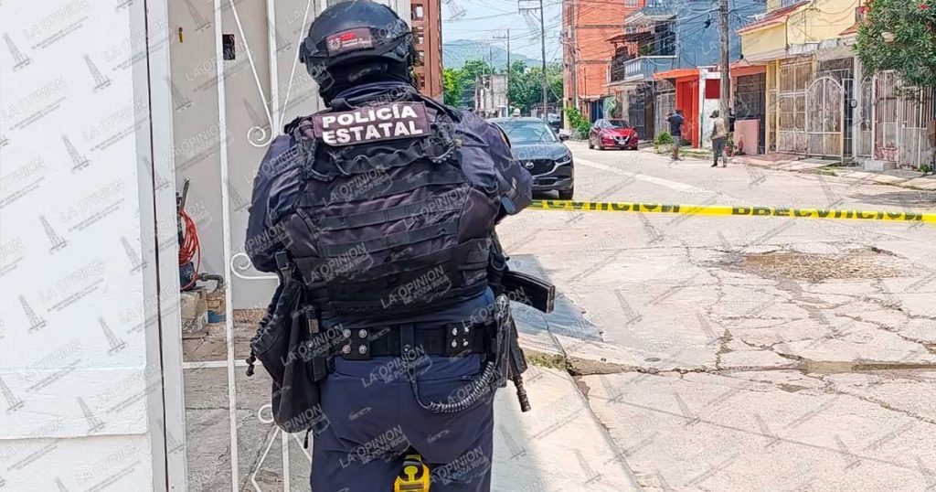 Movimiento policiaco tras presunto cateo Movimiento policiaco tras presunto cateo