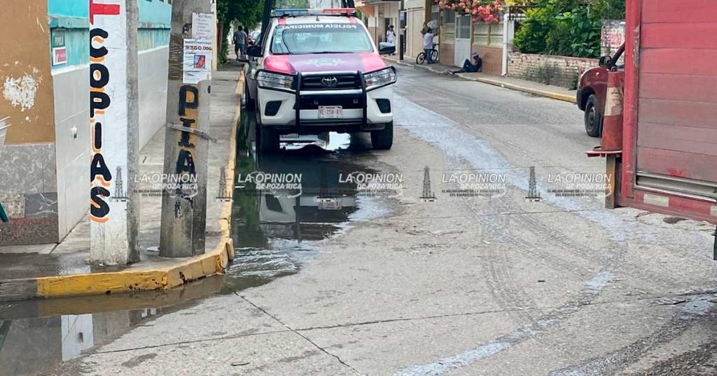 Atiende Ayuntamiento derrame de aguas negras Atiende Ayuntamiento derrame de aguas negras