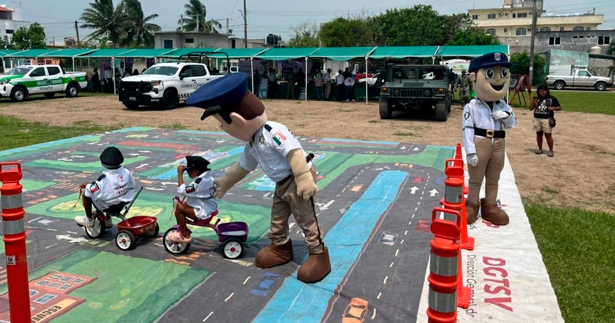 Destaca delegación de Tránsito y Seguridad Vial en Festival Vive Seguro realizado en Tecolutla Destaca delegación de Tránsito y Seguridad Vial en Festival Vive Seguro realizado en Tecolutla