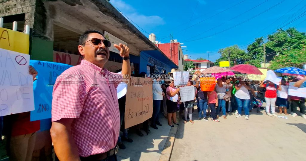 Protestan por cambio de Sector Educativo