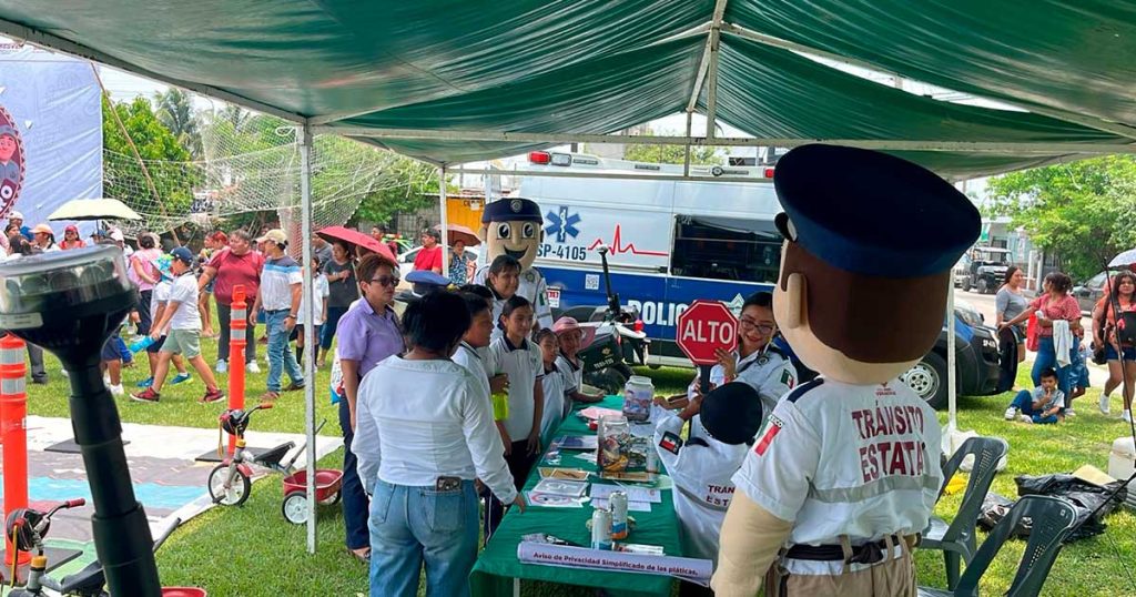 Destaca delegación de Tránsito y Seguridad Vial en Festival Vive Seguro realizado en Tecolutla Destaca delegación de Tránsito y Seguridad Vial en Festival Vive Seguro realizado en Tecolutla