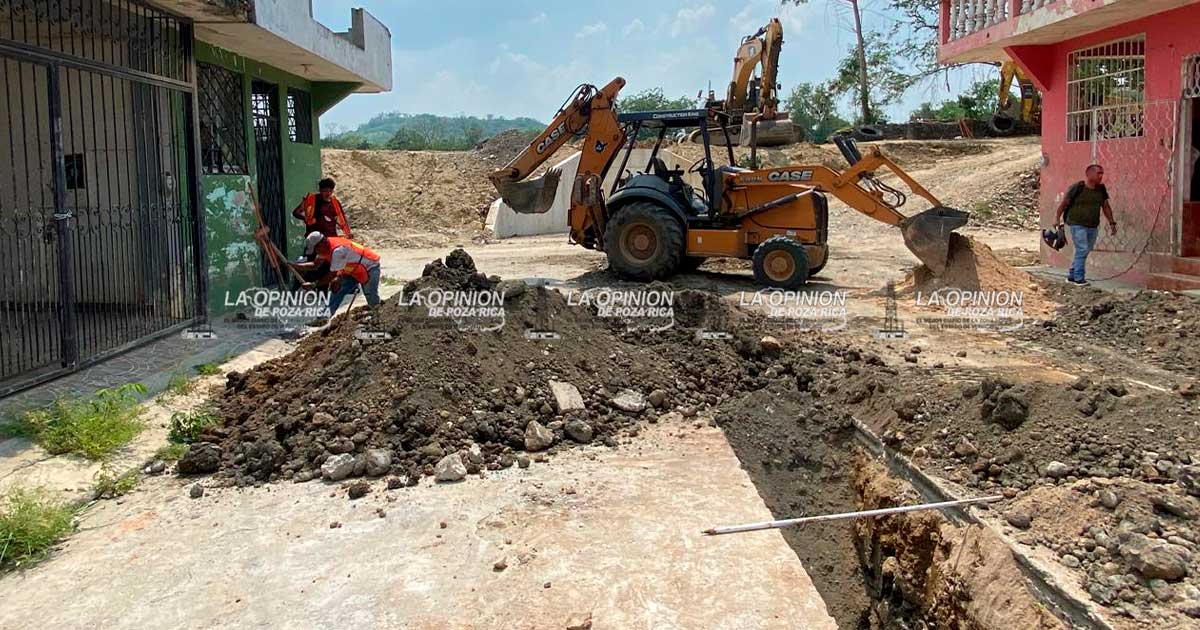 Inicia reconstrucción de drenajes colapsados en Las Gaviotas Inicia reconstrucción de drenajes colapsados en Las Gaviotas